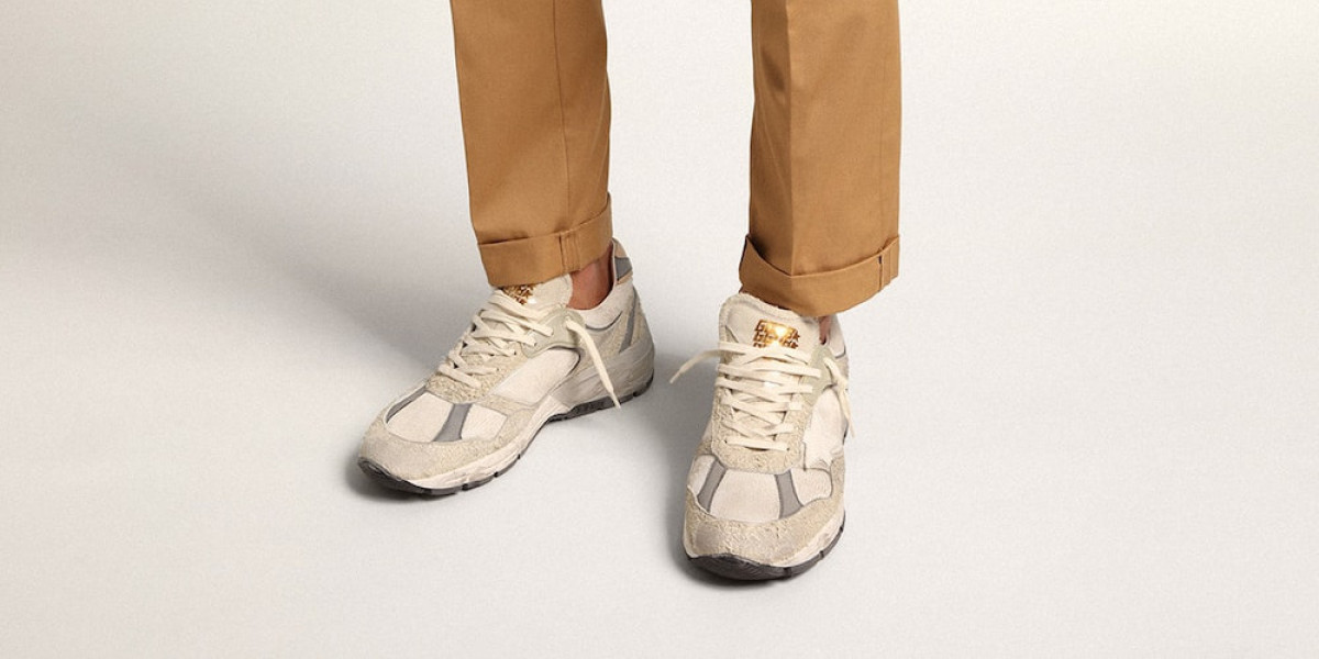 Golden Goose Sneakers Outlet wore a buttery ribbed top underneath
